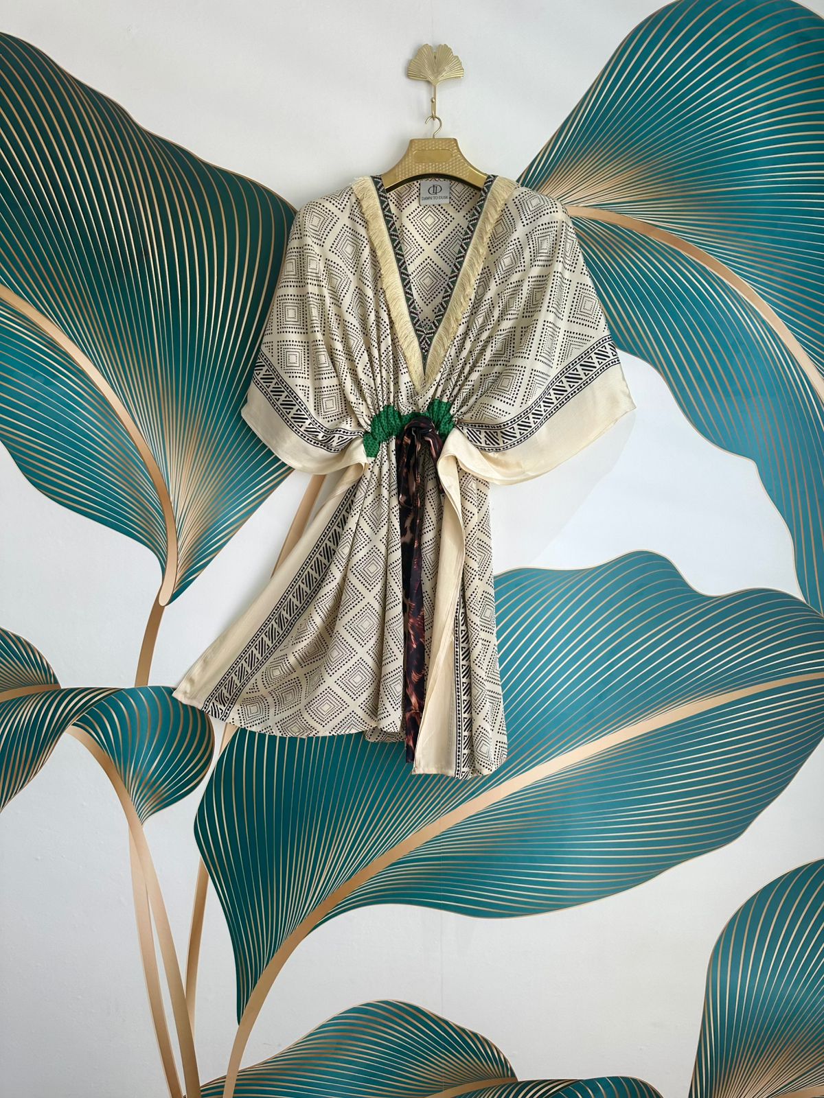 CHIC SHORT KAFTAN
